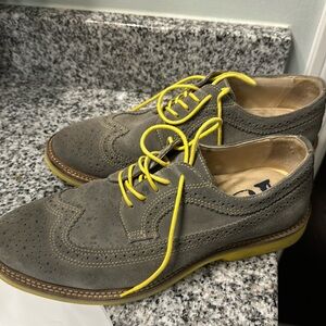 Size 10 1901 yelloww and grey oxfords